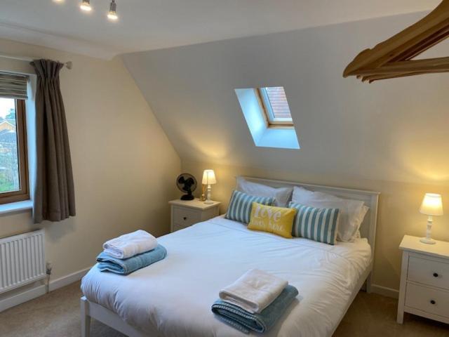 Stylish Contemporary Seaside Holiday Home With 5 Bedrooms, Sea View, Parking And Ev Point خليج هيرن المظهر الخارجي الصورة