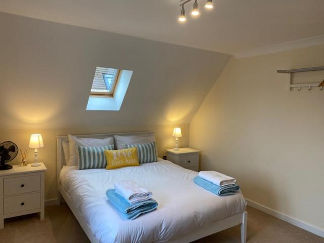 Stylish Contemporary Seaside Holiday Home With 5 Bedrooms, Sea View, Parking And Ev Point خليج هيرن المظهر الخارجي الصورة