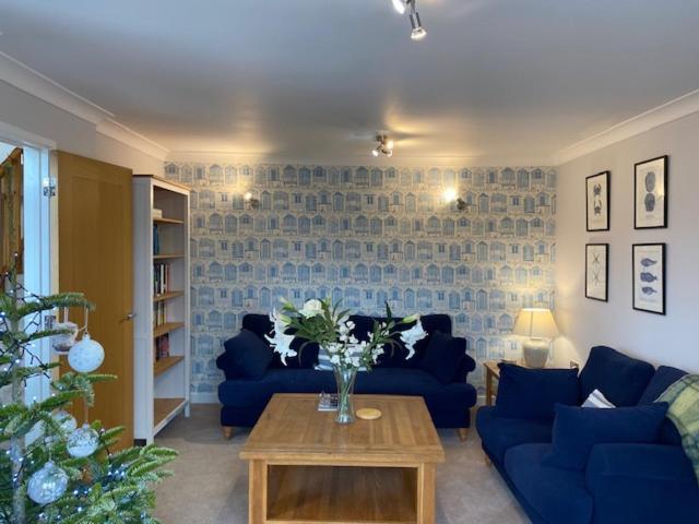 Stylish Contemporary Seaside Holiday Home With 5 Bedrooms, Sea View, Parking And Ev Point خليج هيرن المظهر الخارجي الصورة